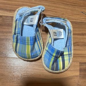 Gap sandals